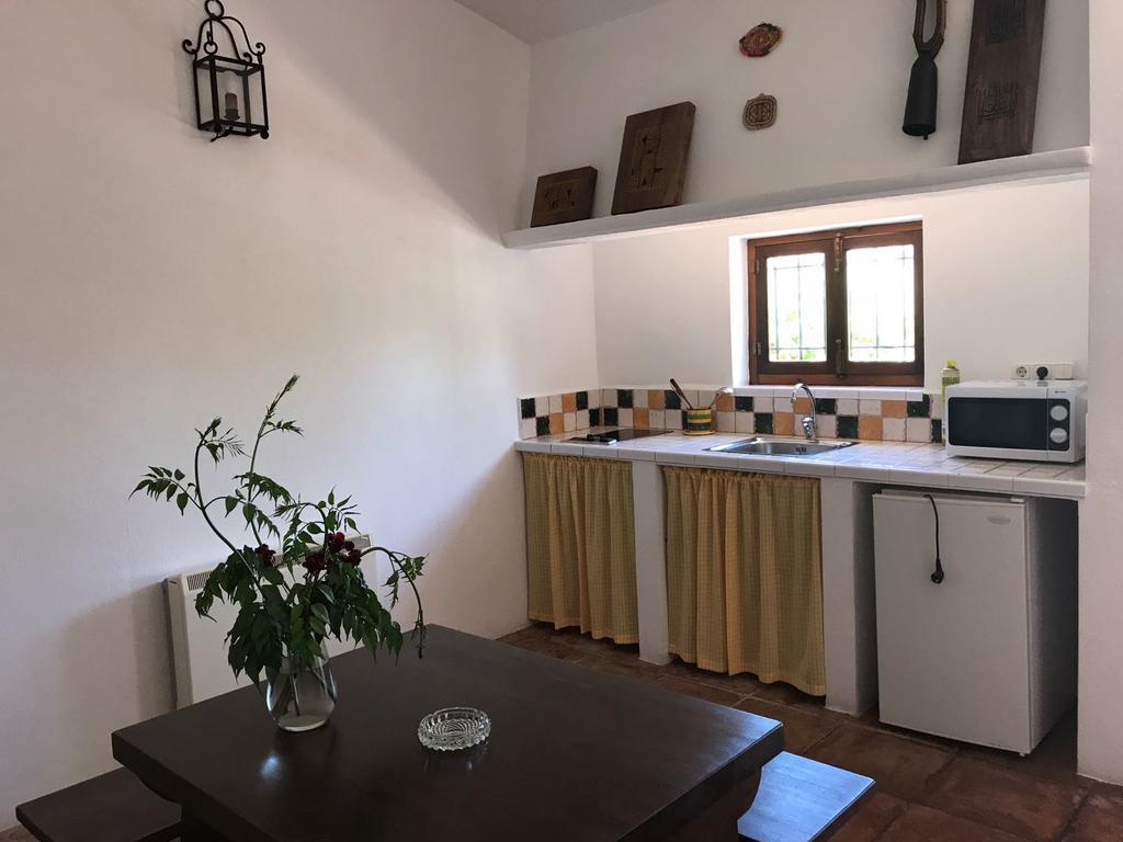 Cortijo Nuevo Alojamiento Rural Cuevas del Becerro Exteriör bild
